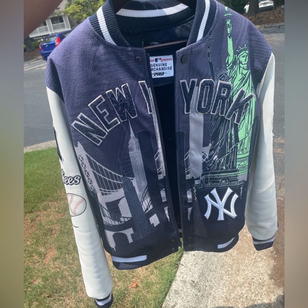 New york yankees full snap jacket.